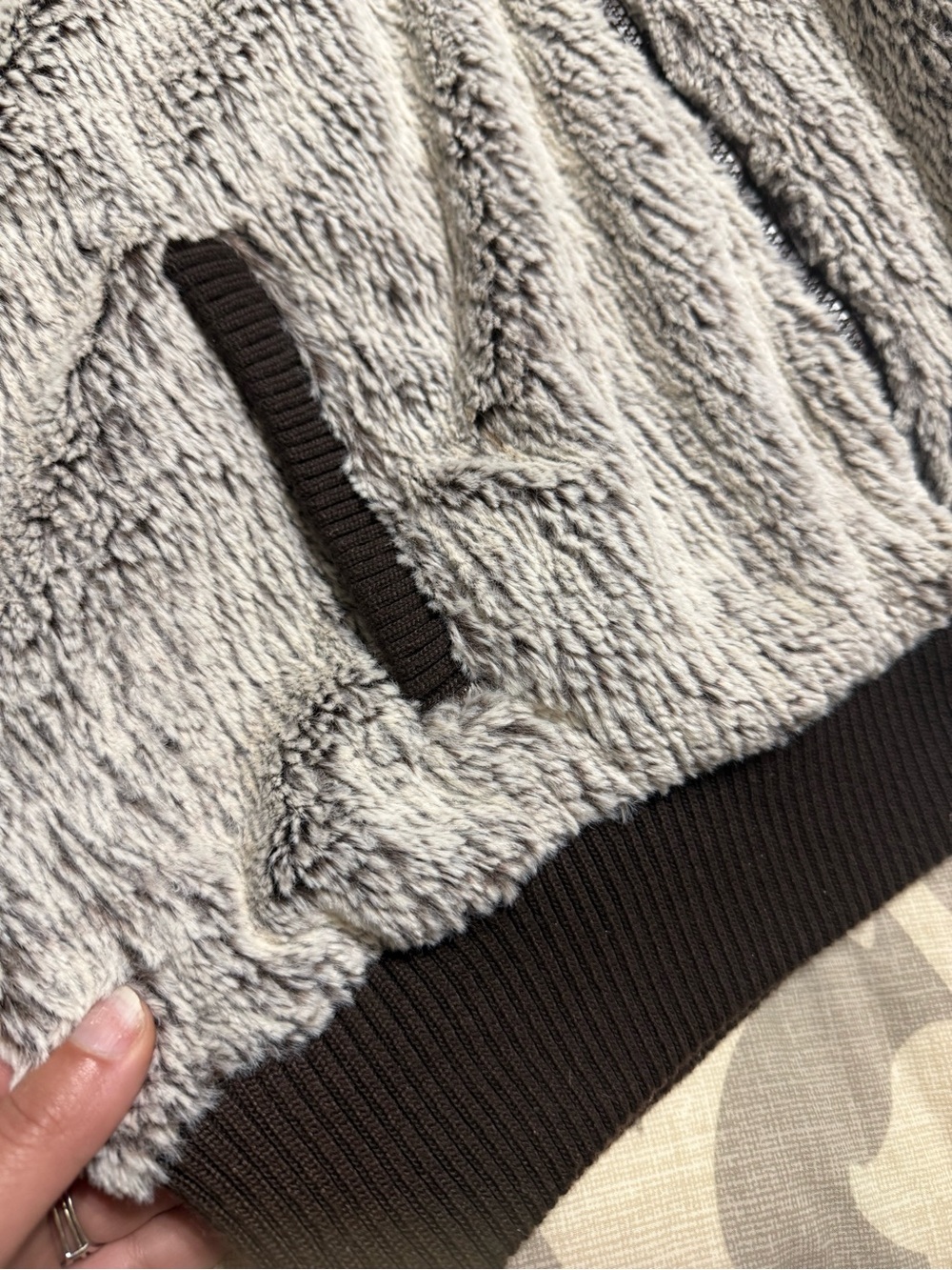 Patagonia Two-Tone Plush Zip Jacket in Beige and Brown - Picture 4 of 6